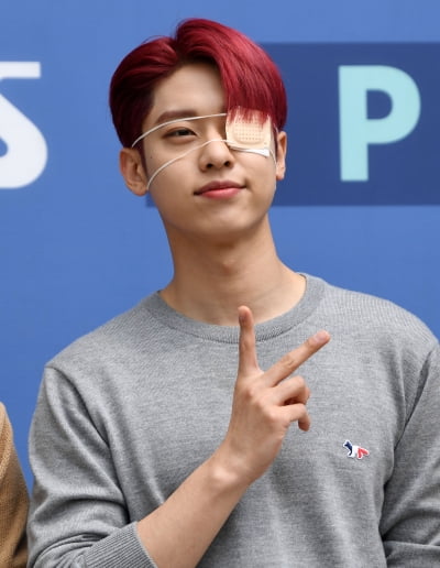 [TEN 포토] AB6IX 김동현 '라디오 왔어요'