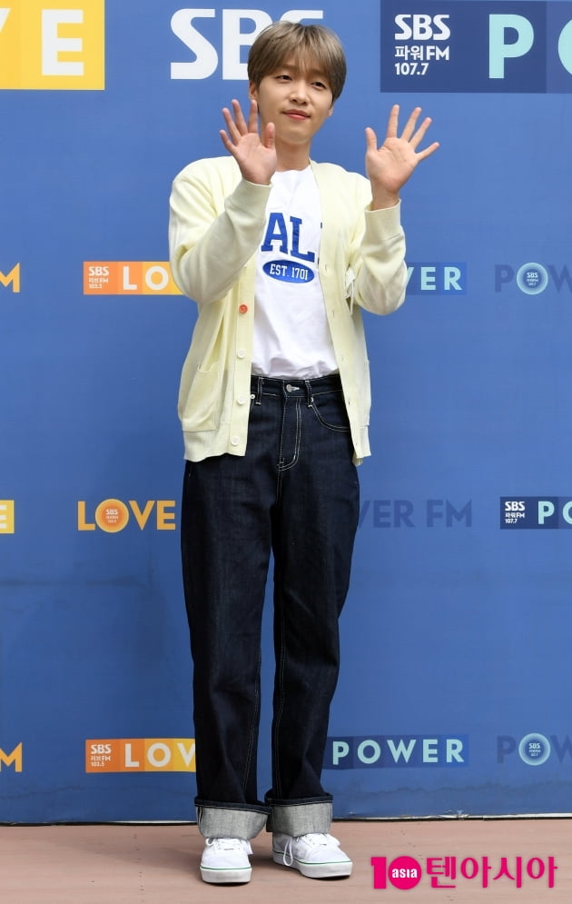 [TEN 포토] 정세운 '출근길은 즐거워'