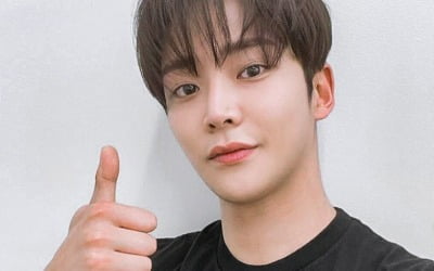 SF9 로운, 사슴 눈망울+오똑 콧대…훈남의 '정석'[TEN★]