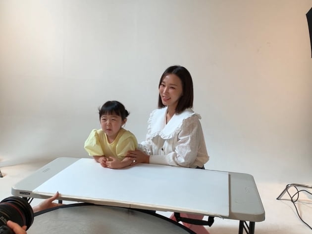 '세무사♥' 이지혜, 심장병 잊게 하는 딸의 화보 촬영 실력 "부럽지가 않어" [TEN★]