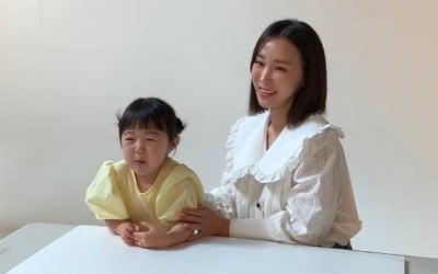 '세무사♥' 이지혜, 심장병 잊게 하는 딸의 화보 촬영 실력 "부럽지가 않어" [TEN★]