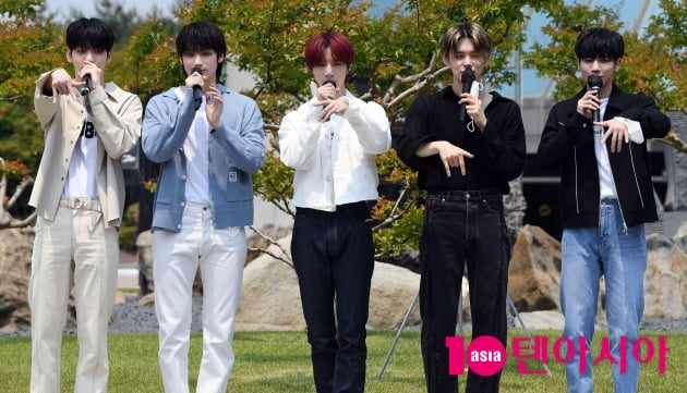 [TEN 포토] TXT '아쉬운 이별의 시간'