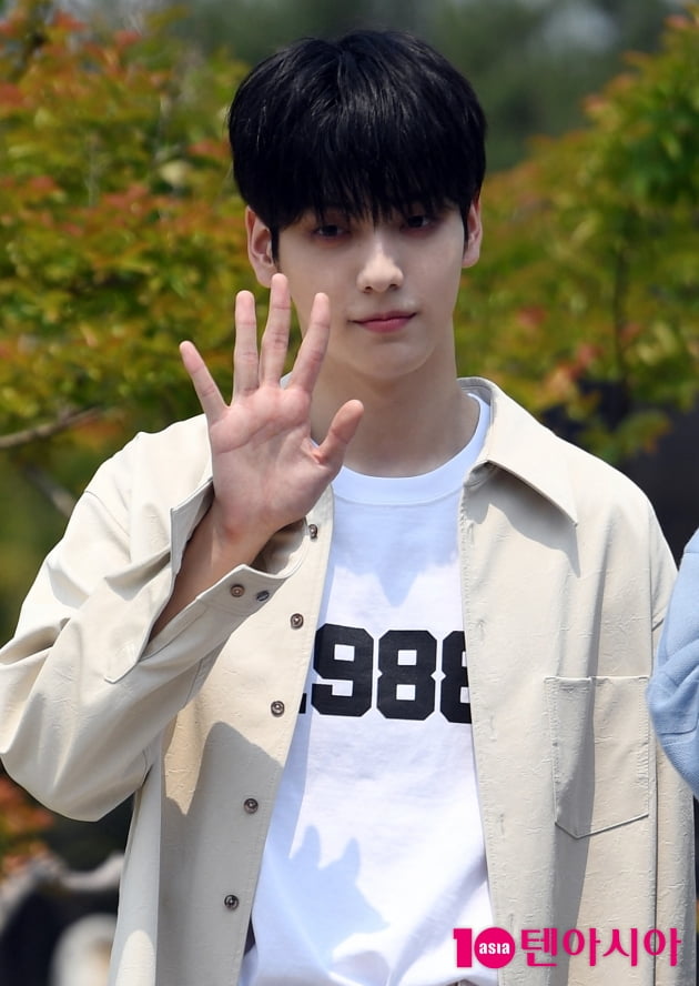 [TEN 포토] TXT 수빈 '손바닥 보다 작은얼굴'