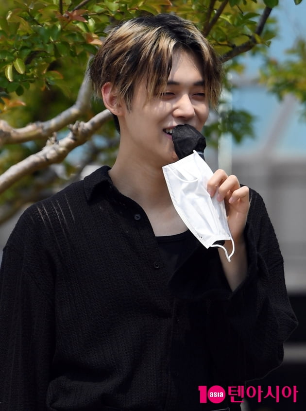[TEN 포토] TXT 연준 '웃음이 절로나오는 미소'