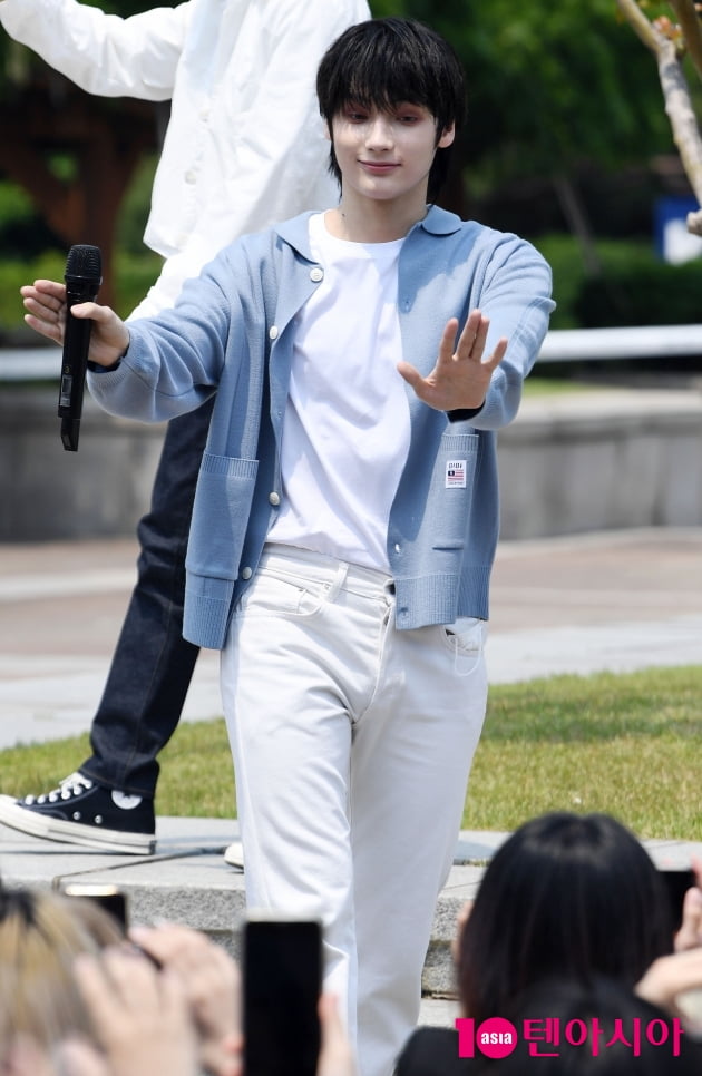 [TEN 포토] TXT 휴닝카이 '우리 곧 방송에서 만나요'