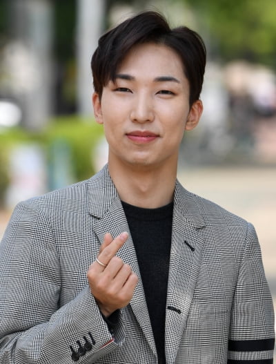 [TEN 포토] 양지원 '여심 사로잡는 하트'