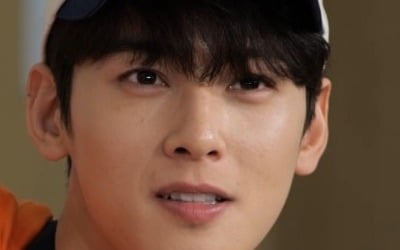 차은우, "전 여친에 차이고 울면서 매달려" 고백 ('런닝맨')