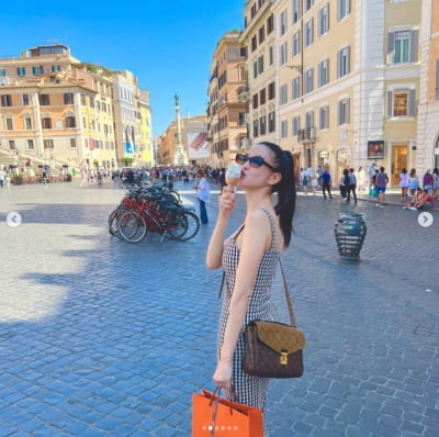 '최우성♥' 김윤지, 이탈리아서 너무 달달하네...혹시 신혼여행?[TEN★]