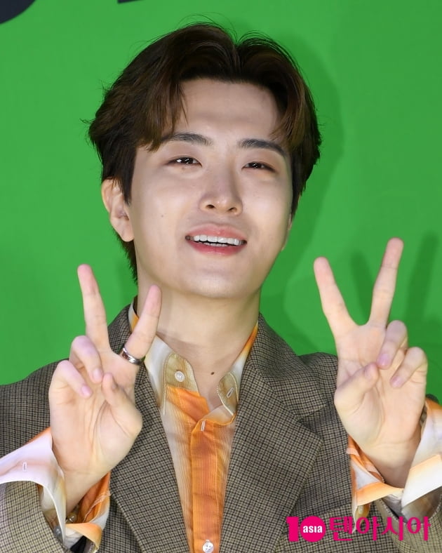 [TEN 포토] 갓세븐 영재 '오랜만이라 긴장되네'