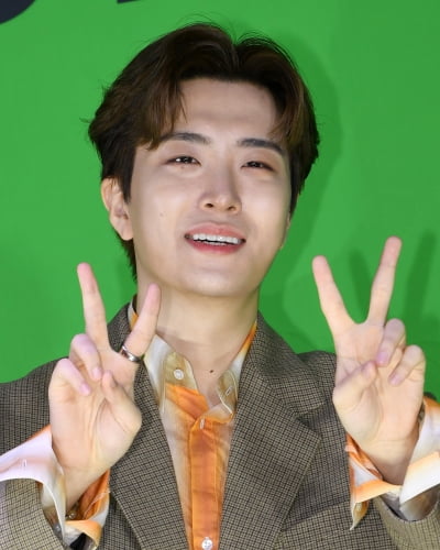 [TEN 포토] 갓세븐 영재 '오랜만이라 긴장되네'