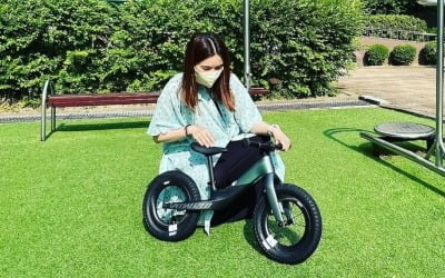 "뜻밖의 선물, 감동"…'박시은♥' 진태현, 유아용 자전거 하나에도 행복 [TEN★]