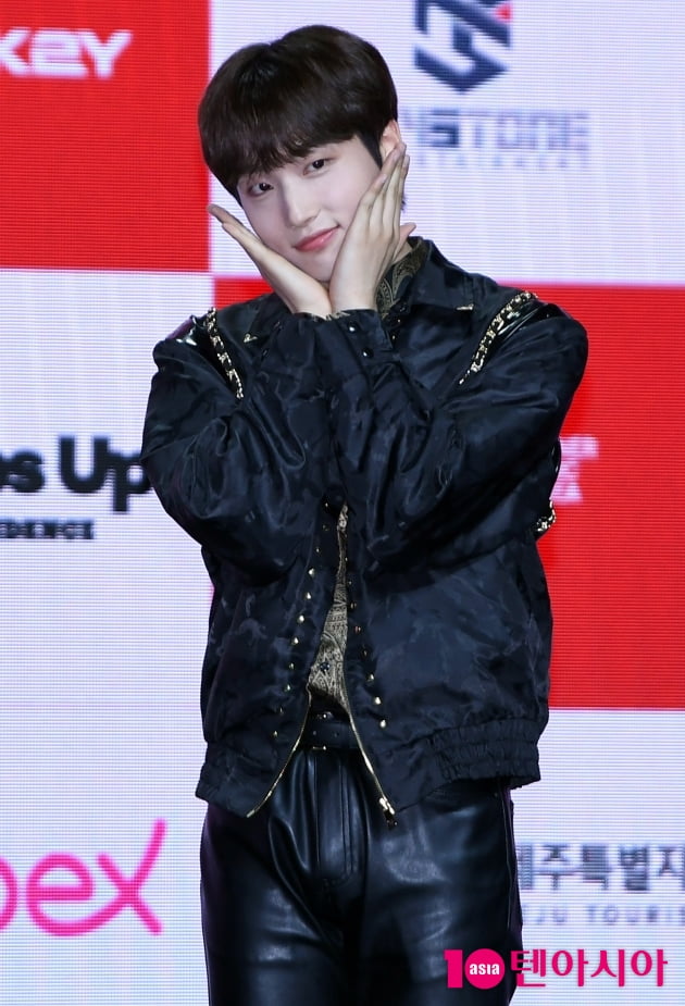 [TEN 포토] 블랭키 DK '맏형의 귀여움'