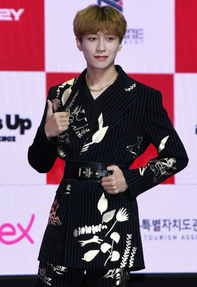 [TEN 포토] 블랭키 U '화려한 패션'