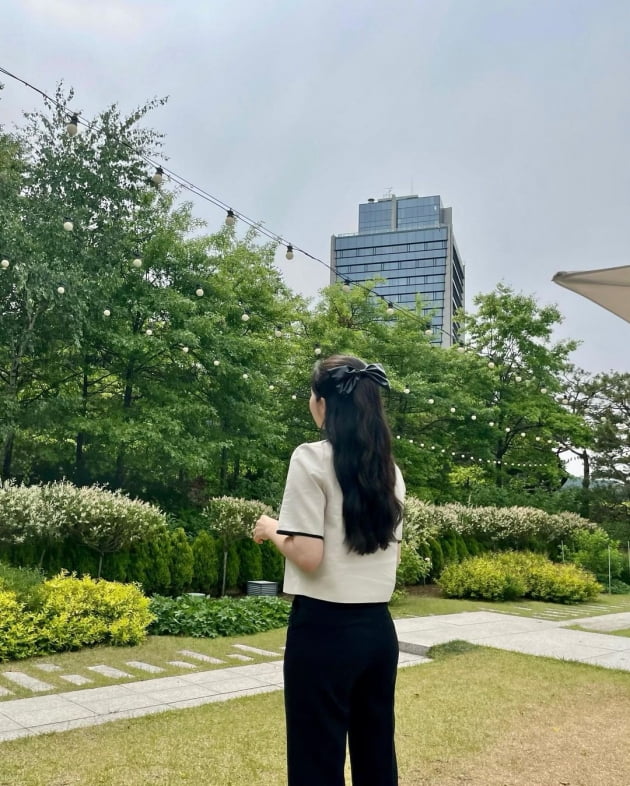 "1년 반 만에, 설레고 좋아" 전진♥류이서, 웃음 절로 나는 부부…다시 찾은 결혼식장 [TEN★]