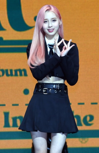 [TEN 포토] 라잇썸 나영 '핑크빛 유혹'