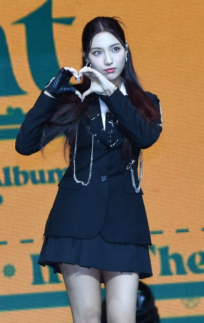 [TEN 포토] 라잇썸 초원 '깜찍한 표정'