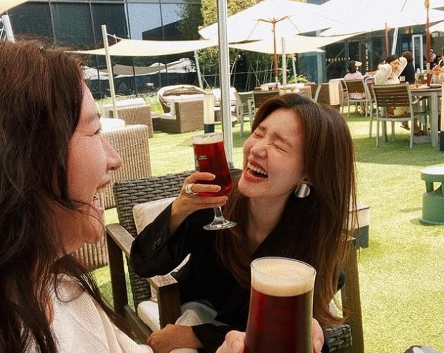 김미려X정시아, 대낮부터 맥주 타임…육아 벗어나 힐링하는 애둘맘[TEN★]