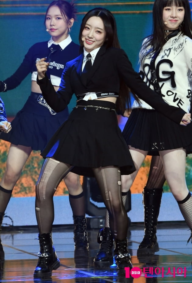 [TEN 포토] 라잇썸 히나 '여유 넘치는 미소'