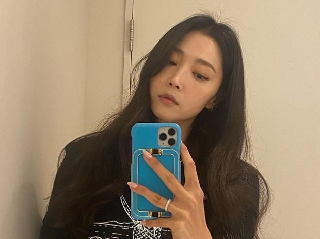 오윤아, 16살 아들 키우는 엄마 맞아? 20대 뺨치는 물광 피부[TEN★]