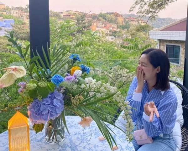 성유리, 갸루피스도 찰떡인 쌍둥이맘…명품 C사 가방보다 더 빛난 미모[TEN★]