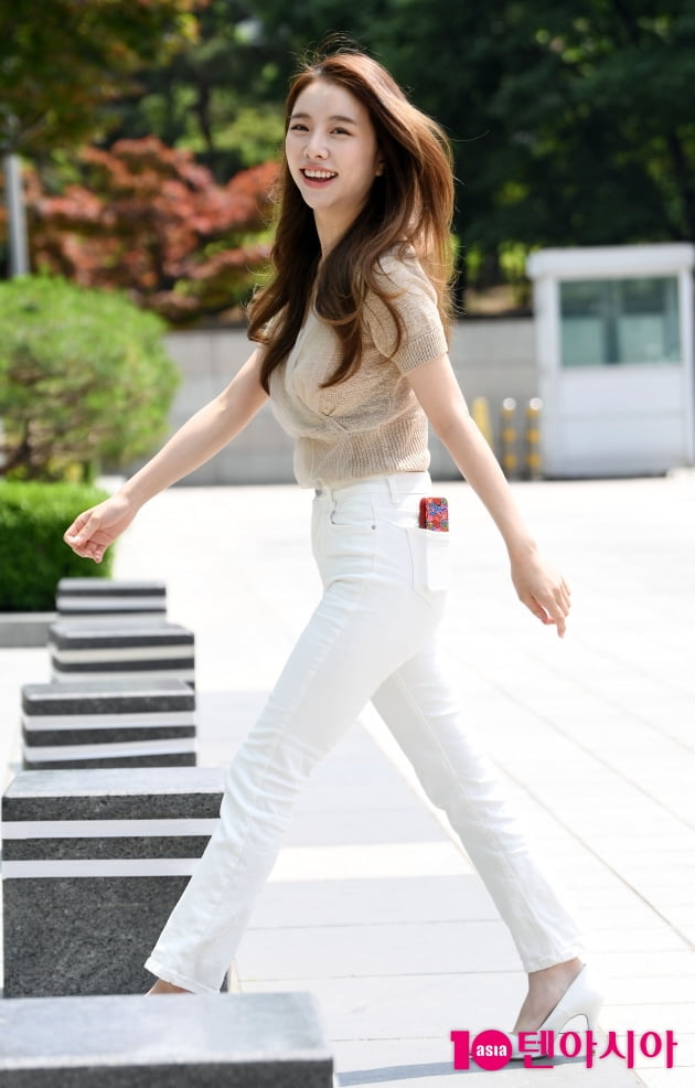 [TEN 포토] 설하윤 '생머리 휘날리며~'