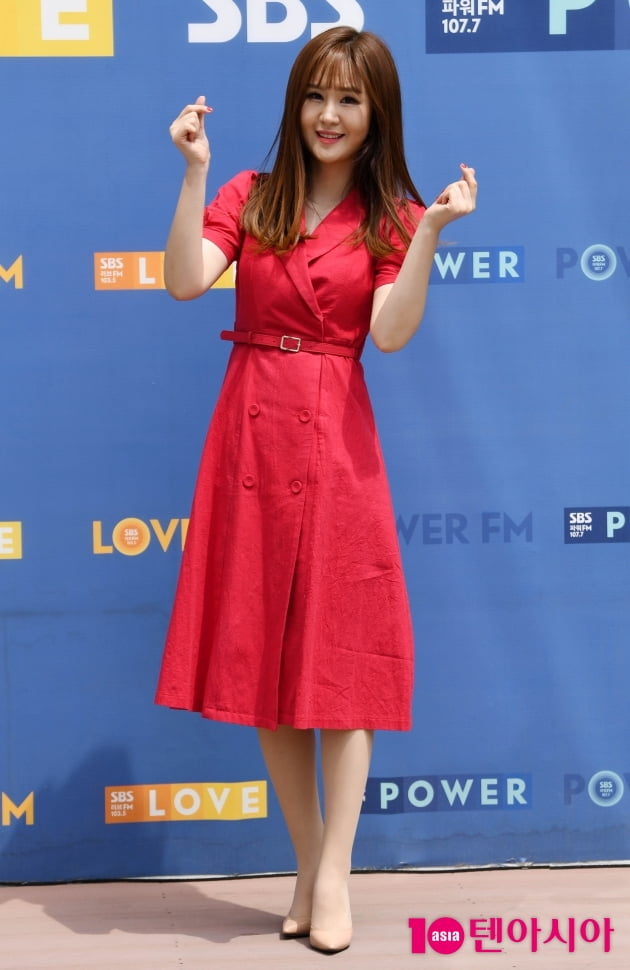 [TEN 포토] 윤수현 '강렬한 레드'