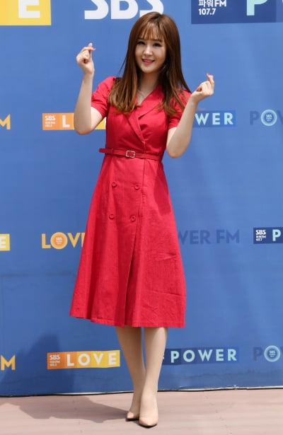 [TEN 포토] 윤수현 '강렬한 레드'