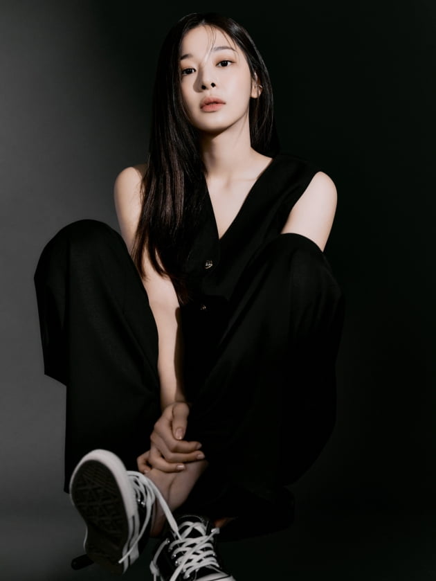 설인아, 칼단발→긴 생머리 변신…'꾸꾸·꾸안꾸' 새 프로필 공개
