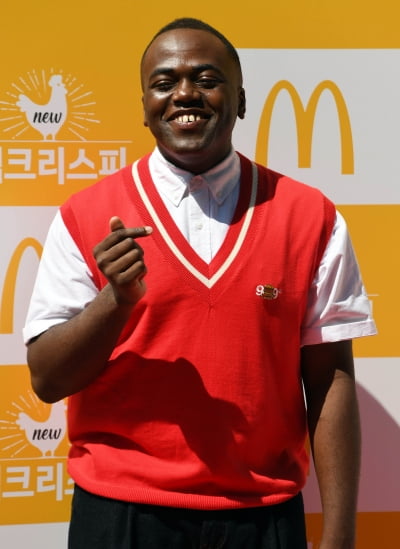 [TEN 포토] 조나단 '모델의 찐 미소'