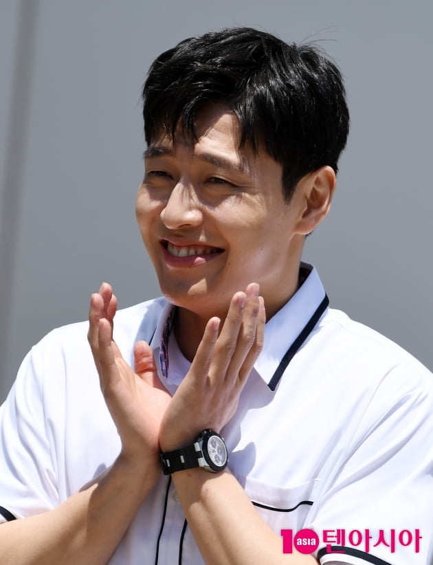 [TEN 포토] 강하늘 '수줍은 꽃받침'