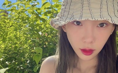 태연, 요정이 따로 없네…햇빛 아래 청초美 '폭발' [TEN★]