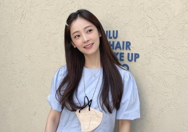 '문희준♥' 소율, 임신 7개월차 맞아? 원피스에 가려진 D라인…걸그룹 미모 여전[TEN★]