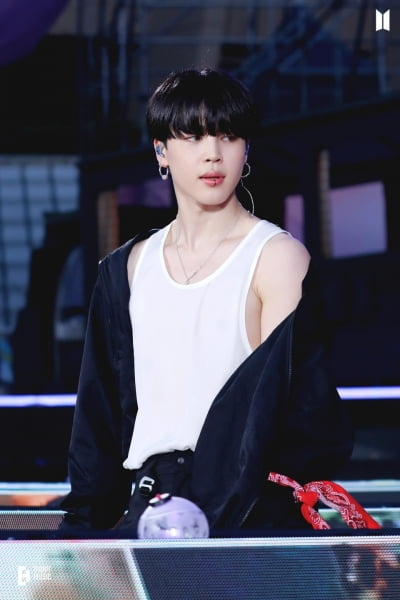 방탄소년단 지민, '위드 유' 베트남·싱가포르 차트 석권…MV 1300만·샤잠 20만 돌파