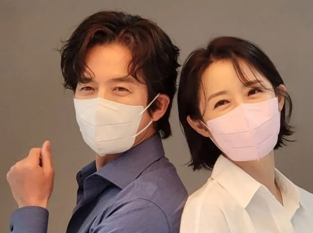 '53세' 정준호, 뒤늦게 SNS에 빠졌다…♥이하정 "한 시간째 설명 중"[TEN★]