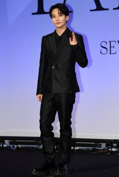 [TEN 포토] 세븐틴 정한 '분위기 미남'