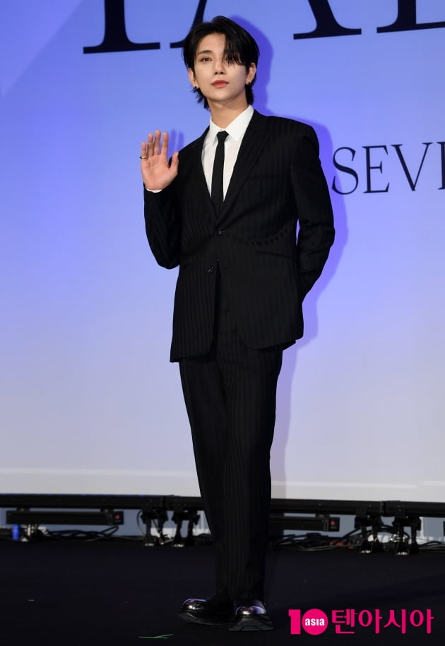 [TEN 포토] 세븐틴 조슈아 '조각미남의 인사'
