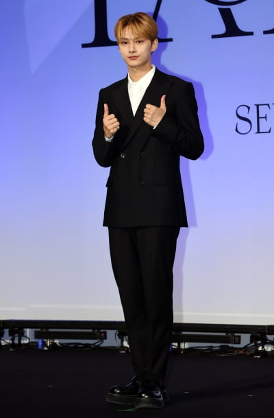 [TEN 포토] 세븐틴 준 '근사한 엄지척'