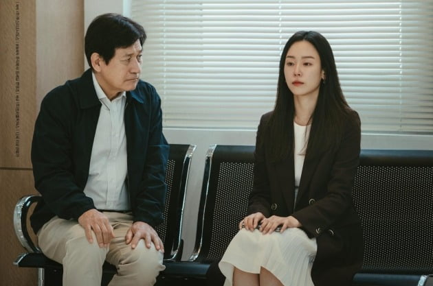 [무비가이드] 서현진, 알츠하이머 초로기…쥬라기 시리즈 피날레