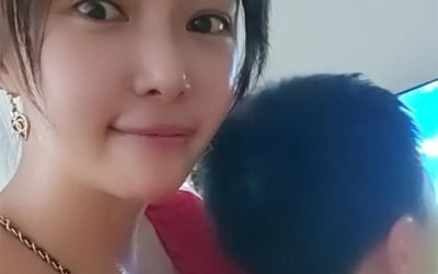 '이영돈♥' 황정음, 첫째 子 언제 이만큼 컸대…뒤통수가 '아빠 판박이' [TEN★]