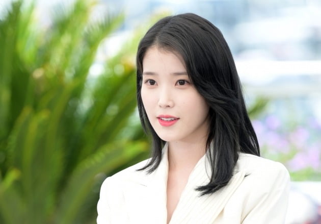 이지은 "고레에다 히로카즈 감독과 다른 언어 사용, 오히려 서로에 집중"('브로커')