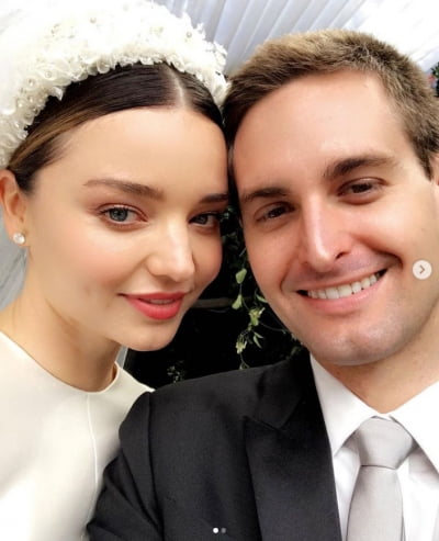 '억만장자♥' 미란다 커, 결혼 5주년....다이아 반지가 어마어마[TEN★]