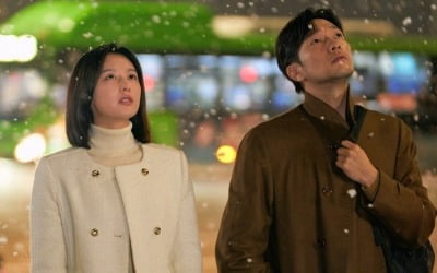 '추앙커플' 김지원♥손석구, 드디어 진짜 데이트…슬픔 섞인 눈빛('나의 해방일지')