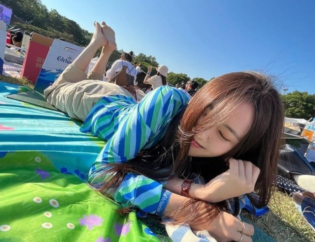 티아라 효민, 독립 선언하더니 얼굴에 웃음꽃 폈네…열정의 맨발[TEN★]