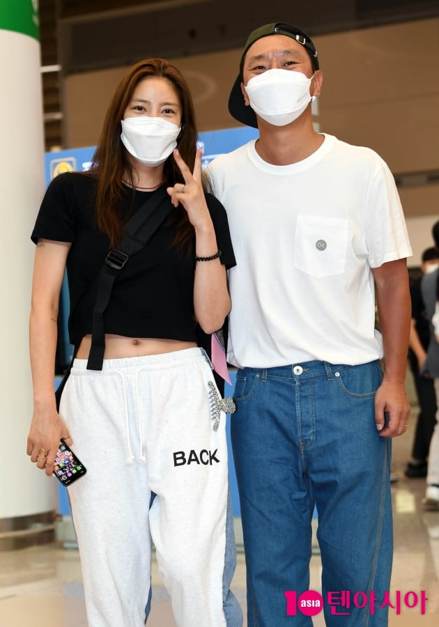 [TEN 포토] 이규혁♥손담비 '와이키키 해변을 뒤로하고 신혼여행 끝'