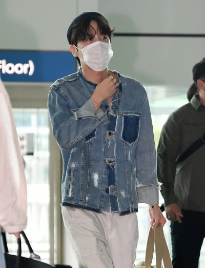 [TEN 포토] 방탄소년단 제이홉 '꾸민 듯 꾸미지 않은 공항패션'