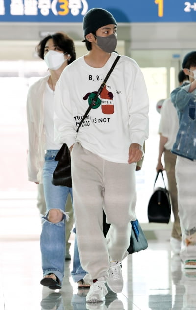 [TEN 포토] 방탄소년단 뷔 '등장부터 빛이나'