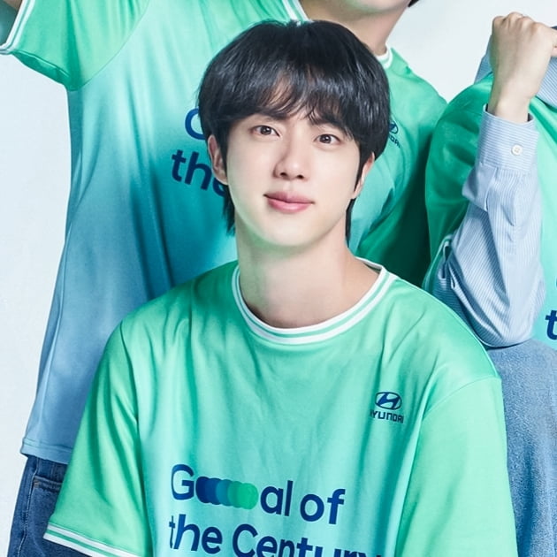 방탄소년단 진 "2002년 안정환 헤딩골, 아직도 잊히지 않아"