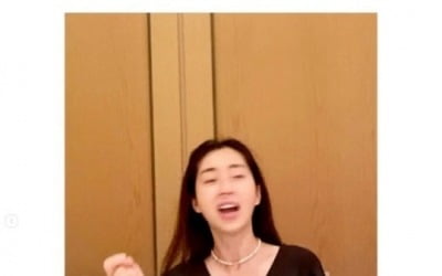 송윤아, 흔들려도 '천상 여배우' 미모…"누가 찍었어?" [TEN★]