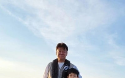 '소유진♥' 백종원, 붕어빵 아들과 바다 낚시…행복 일상 [TEN★]
