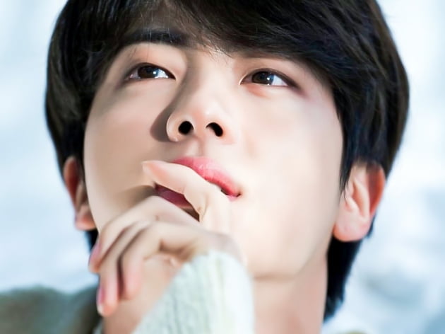 방탄소년단 진, 팬 사랑꾼의 설렘 가득한 인사.. "다녀오겠습니다" 